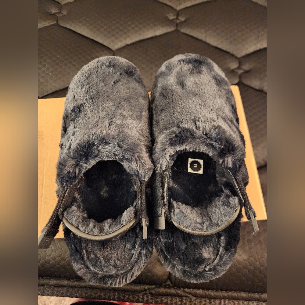 Nike Cozy Black Faux Fur Slides